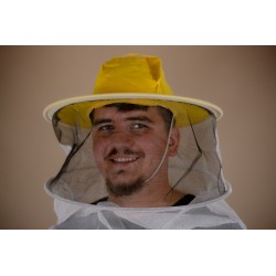 Klobúk s upnutím pod pazuchy